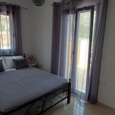 Dionysia Apartments Ливадия Экстерьер фото